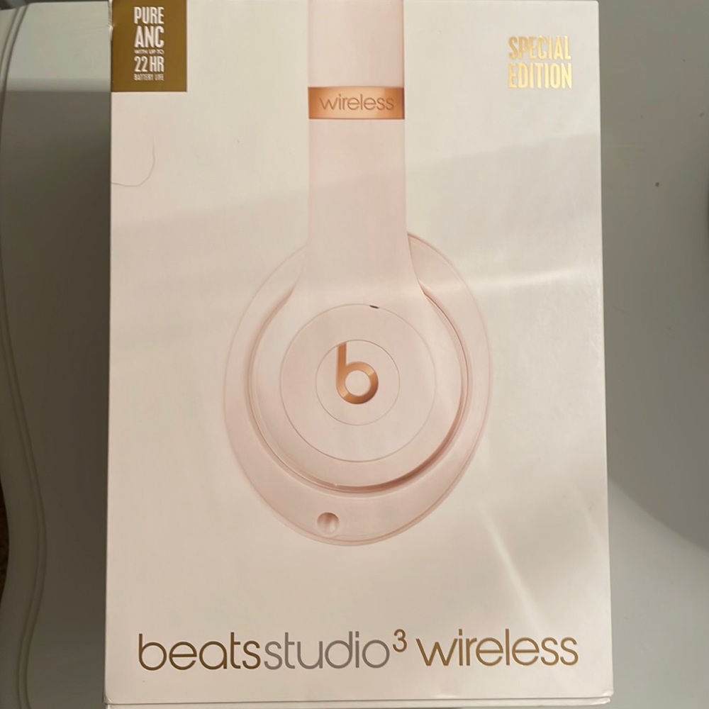 Beats studio3 wireless special edition